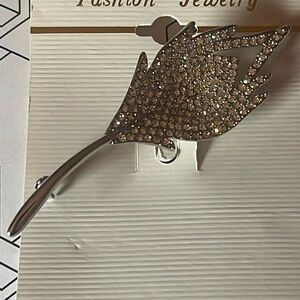 NOS Stunning Rhinstone Covered Feather Brooch